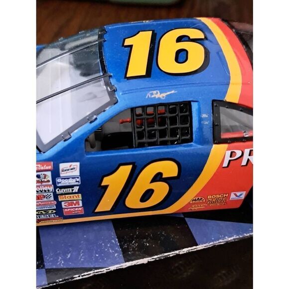 Vintage 96 Action Platinum Collectibles Musgrave Family Channel Nascar Die Cast - Picture 5 of 8